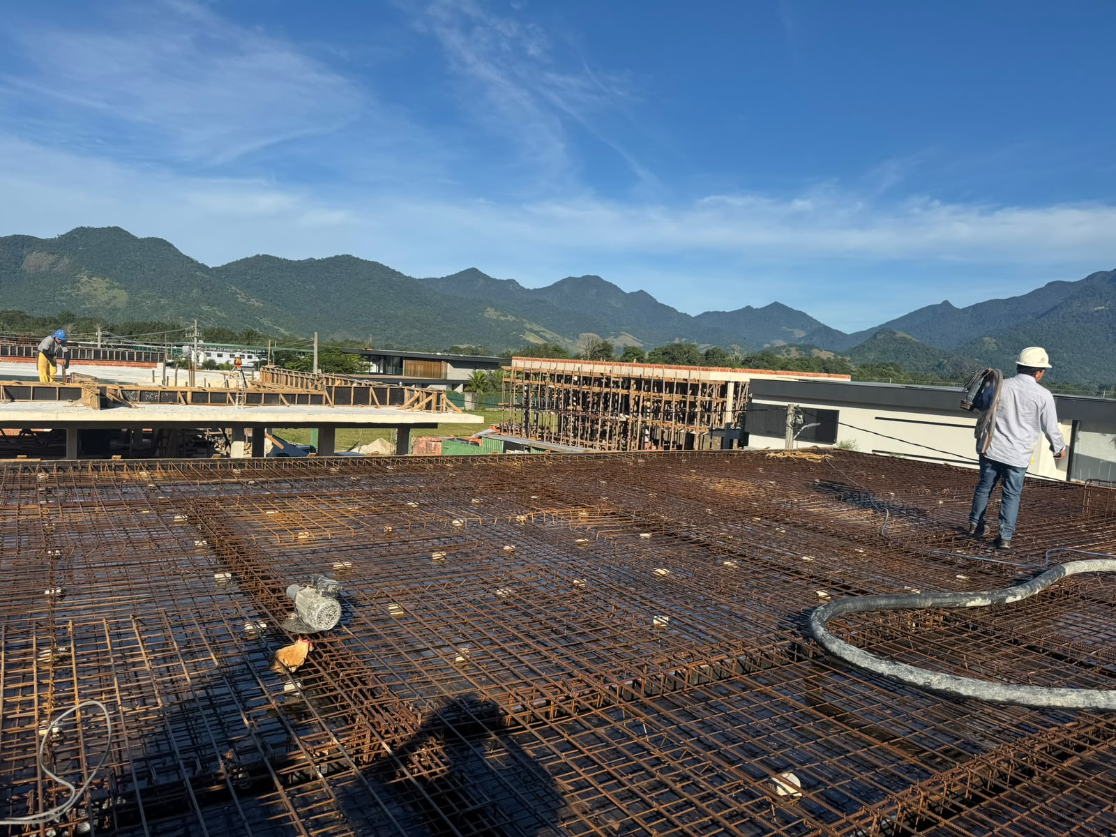 Case · Residência 630m² em declive — registro 8