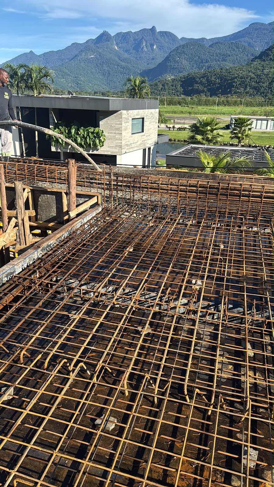 Case · Residência 630m² em declive — registro 4